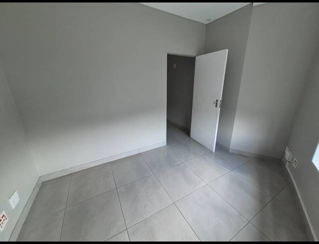 136M² OFFICE TO LET IN SUNNINGHILL